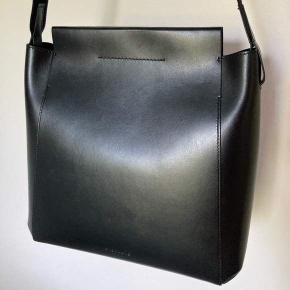 Everlane Handbags - Everlane The Form Bag